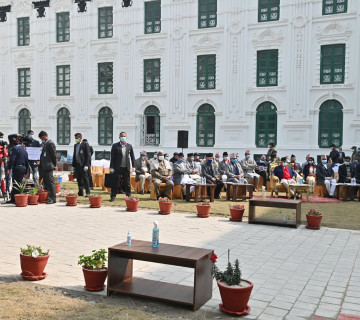 १० महिनापछि प्रधानमन्त्री ओली आफ्नै अफिसमा 